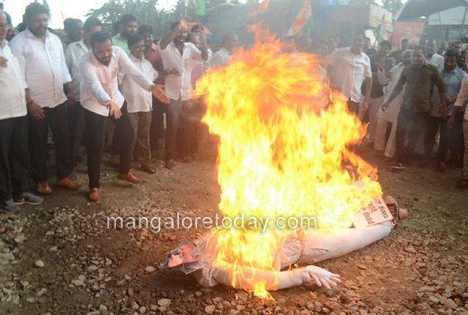 Cong protest 